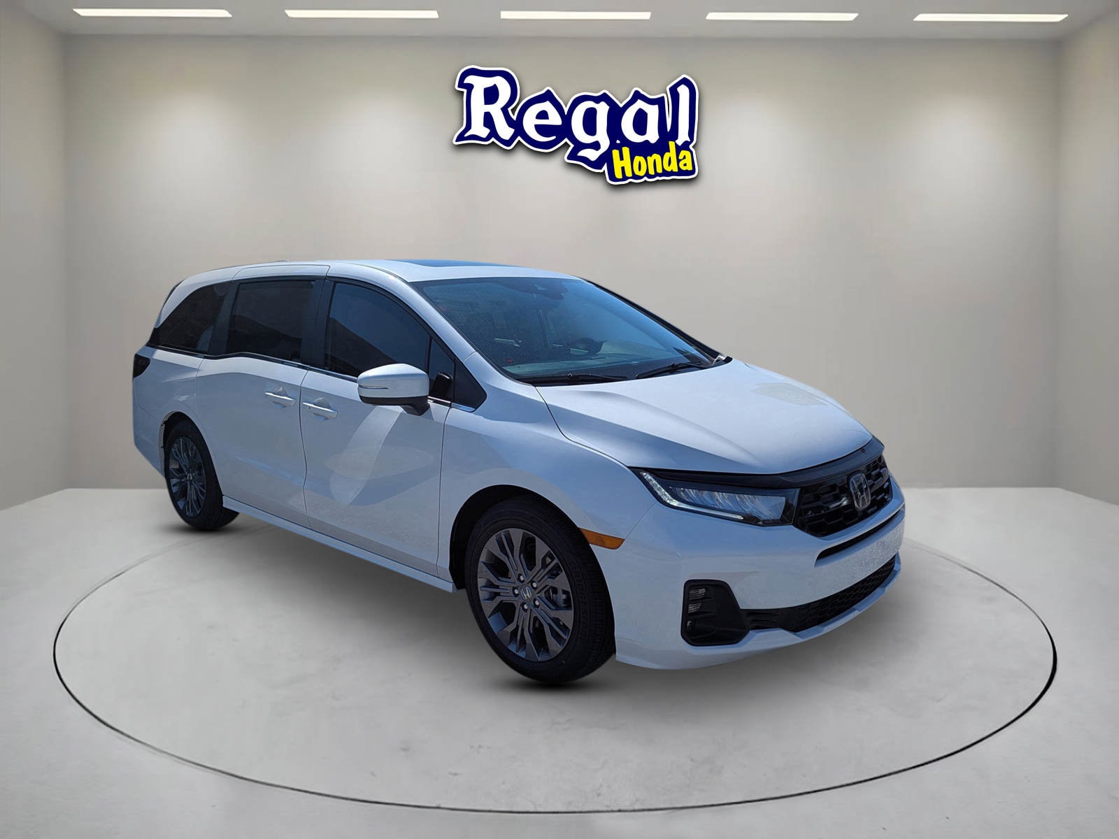 2026 Honda Odyssey Touring's photo