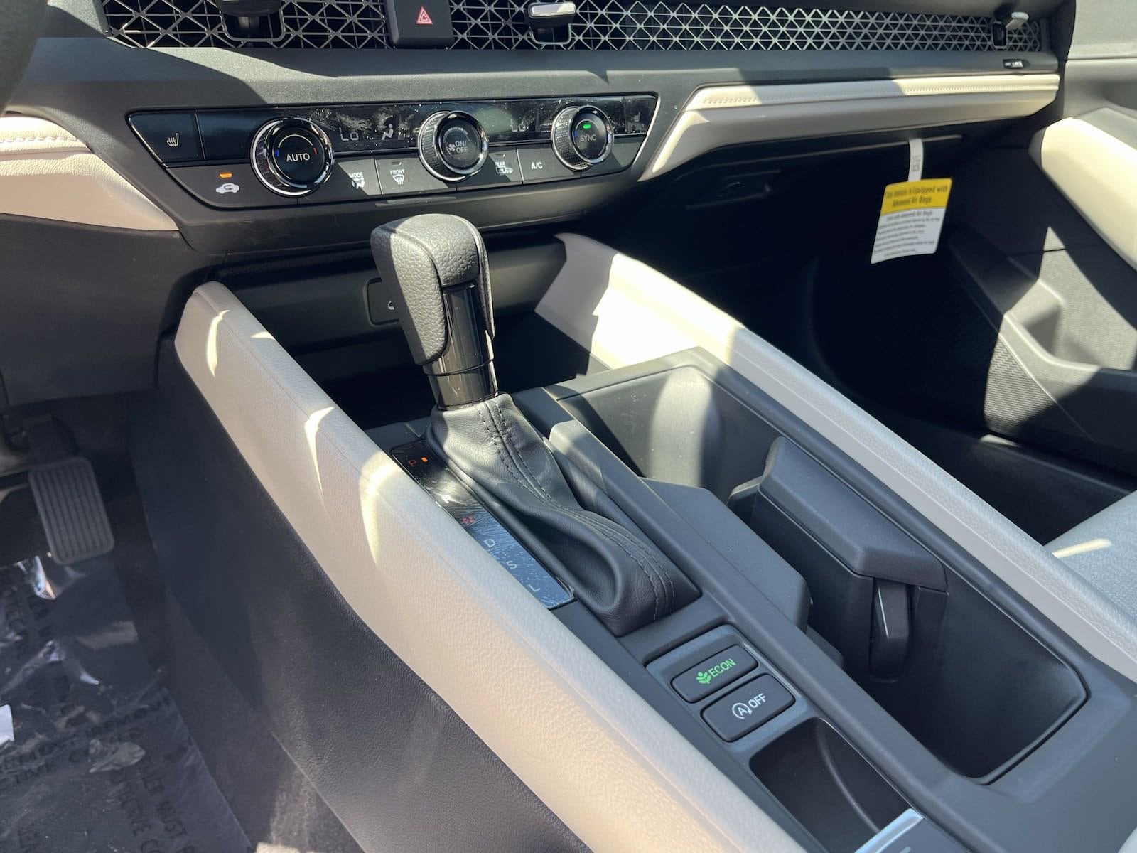 2025 Honda Accord SE - Photo 16