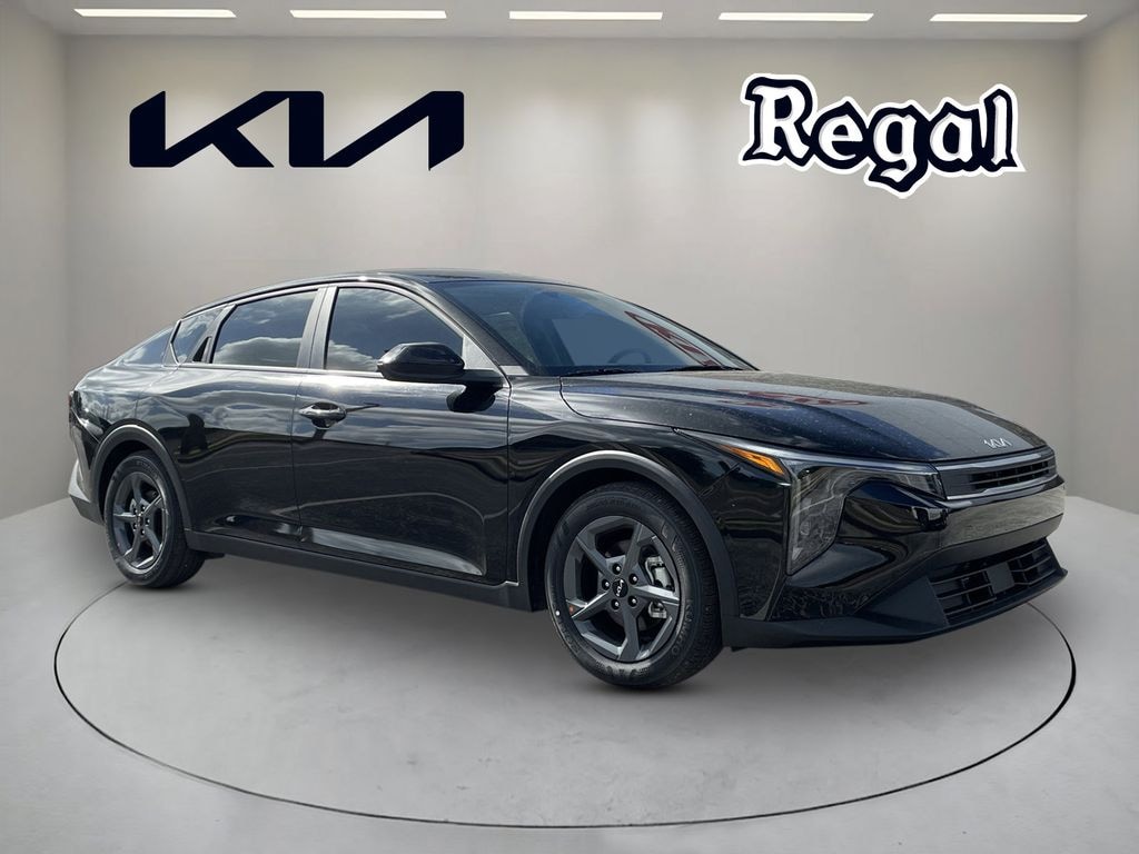 New 2025 Kia K4 LXS Sedan