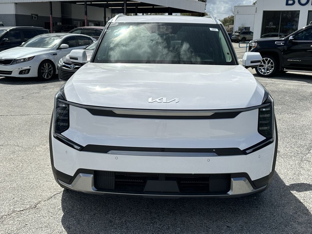 New 2026 Kia EV9 Wind SUV