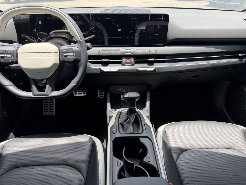 2025 Kia K4 GT-Line Turbo - Photo 14