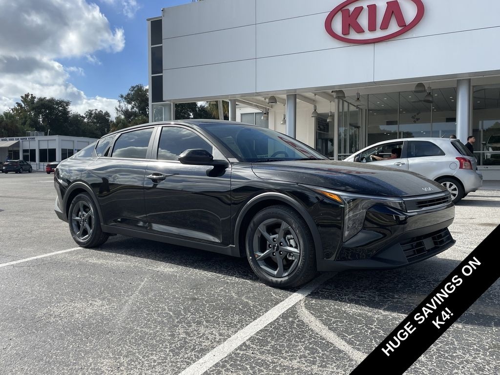 New 2025 Kia K4 LXS Sedan