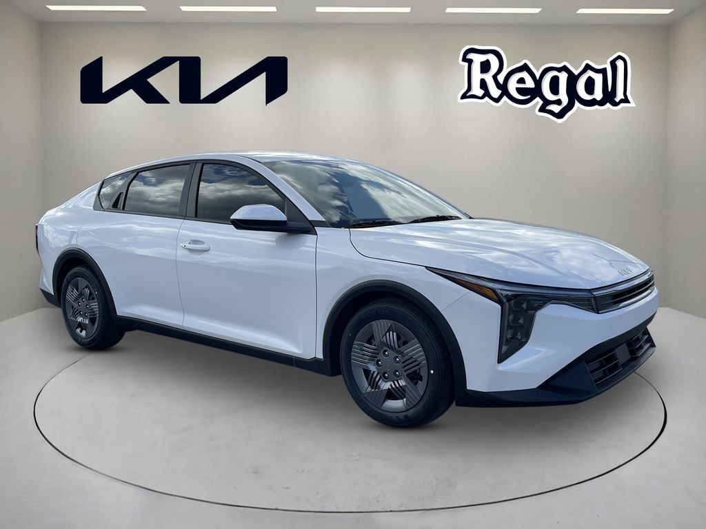 New 2025 Kia K4 LX Sedan