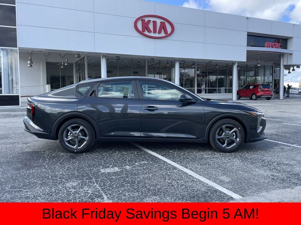 New 2025 Kia K4 LXS Sedan