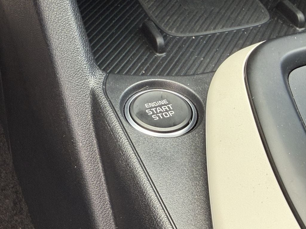2025 Kia K4 GT-Line Turbo - Photo 25