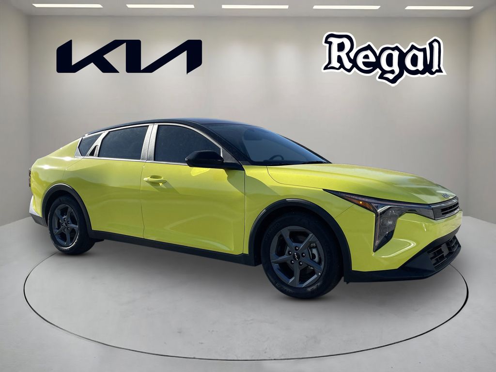 2025 Kia K4 LXS