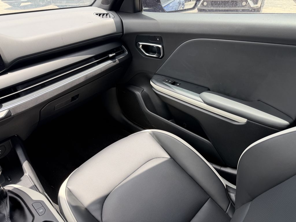 2025 Kia K4 GT-Line Turbo - Photo 15