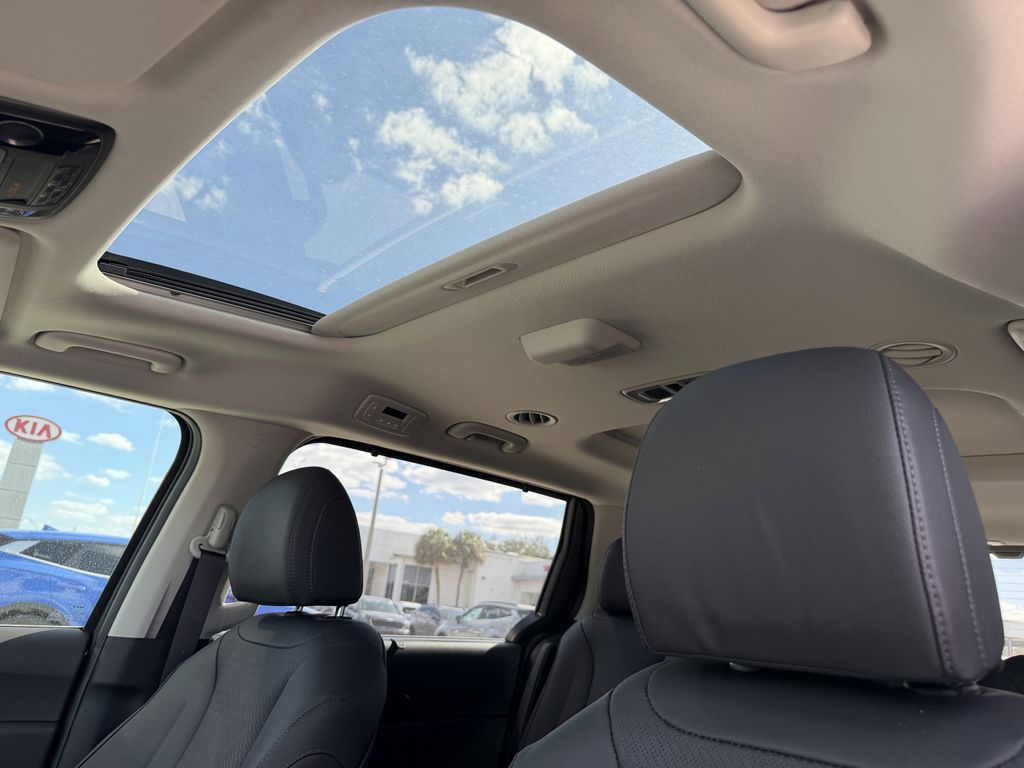 2026 Kia Carnival SX Prestige - Photo 17