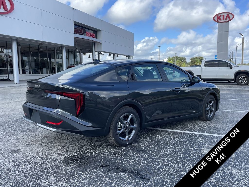 New 2025 Kia K4 LXS Sedan