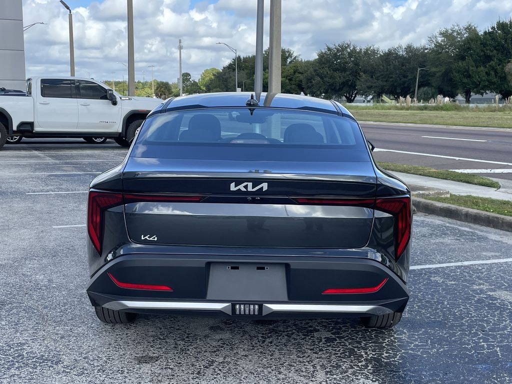 New 2025 Kia K4 LXS Sedan