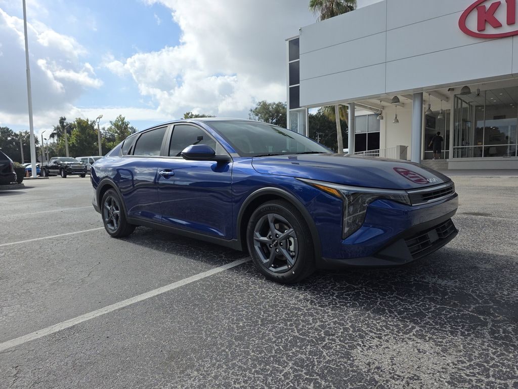 New 2025 Kia K4 LXS Sedan