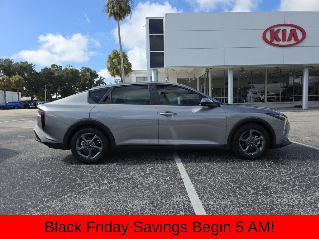 New 2025 Kia K4 LXS Sedan