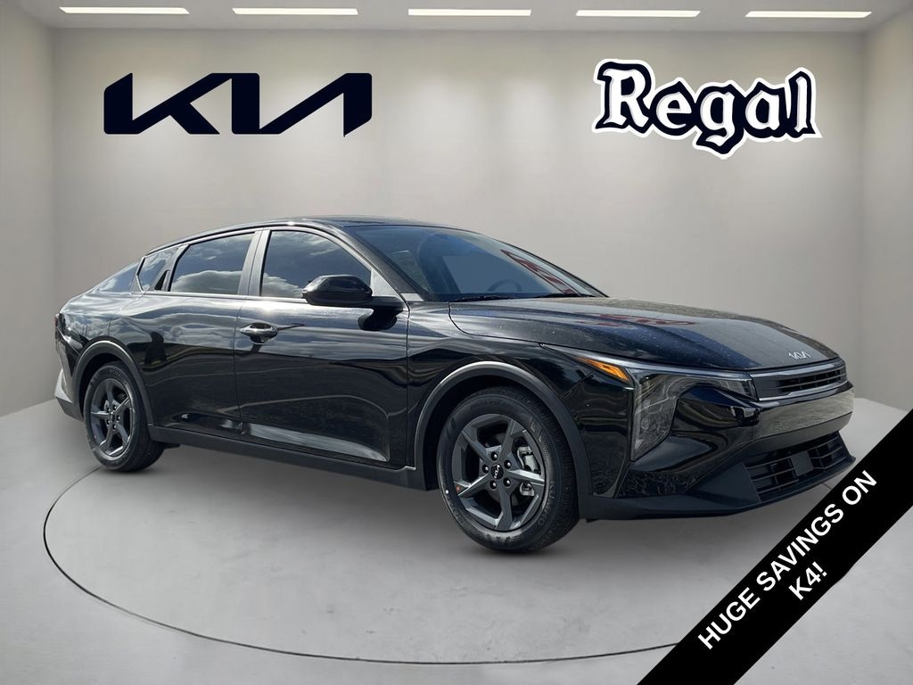 New 2025 Kia K4 LXS Sedan