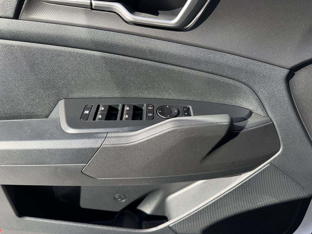 2026 Kia Sportage EX - Photo 18