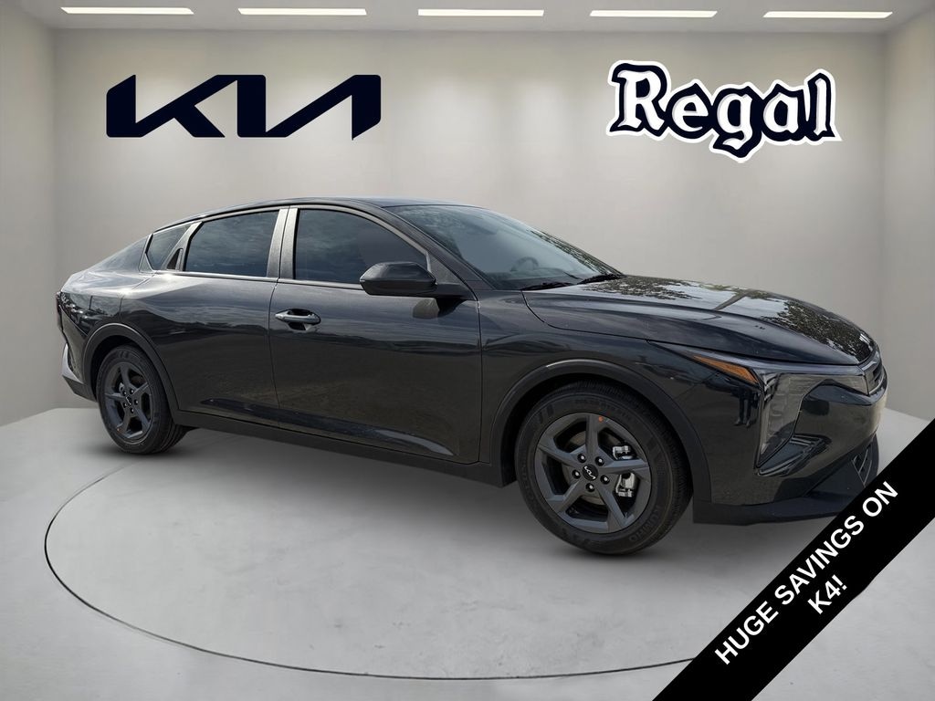 New 2025 Kia K4 LXS Sedan