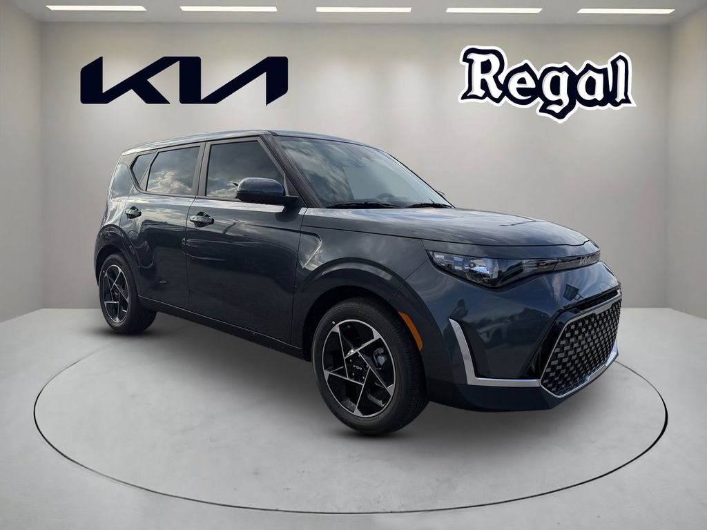 2025 Kia Soul EX's photo