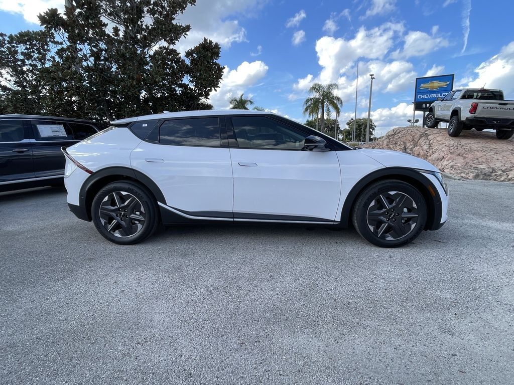 New 2025 Kia EV6 Light SUV