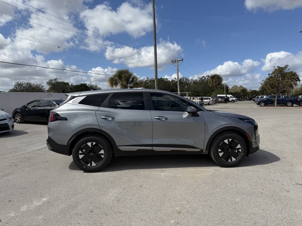 New 2026 Kia Sportage Hybrid LX SUV