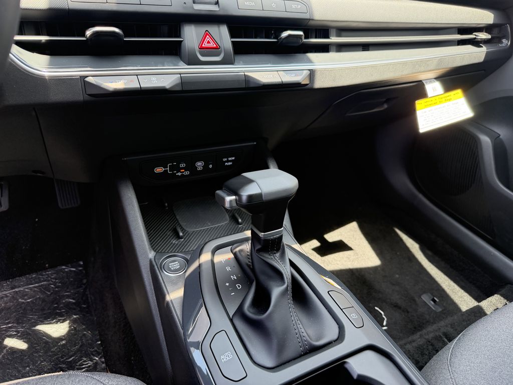 2025 Kia K4 EX - Photo 21