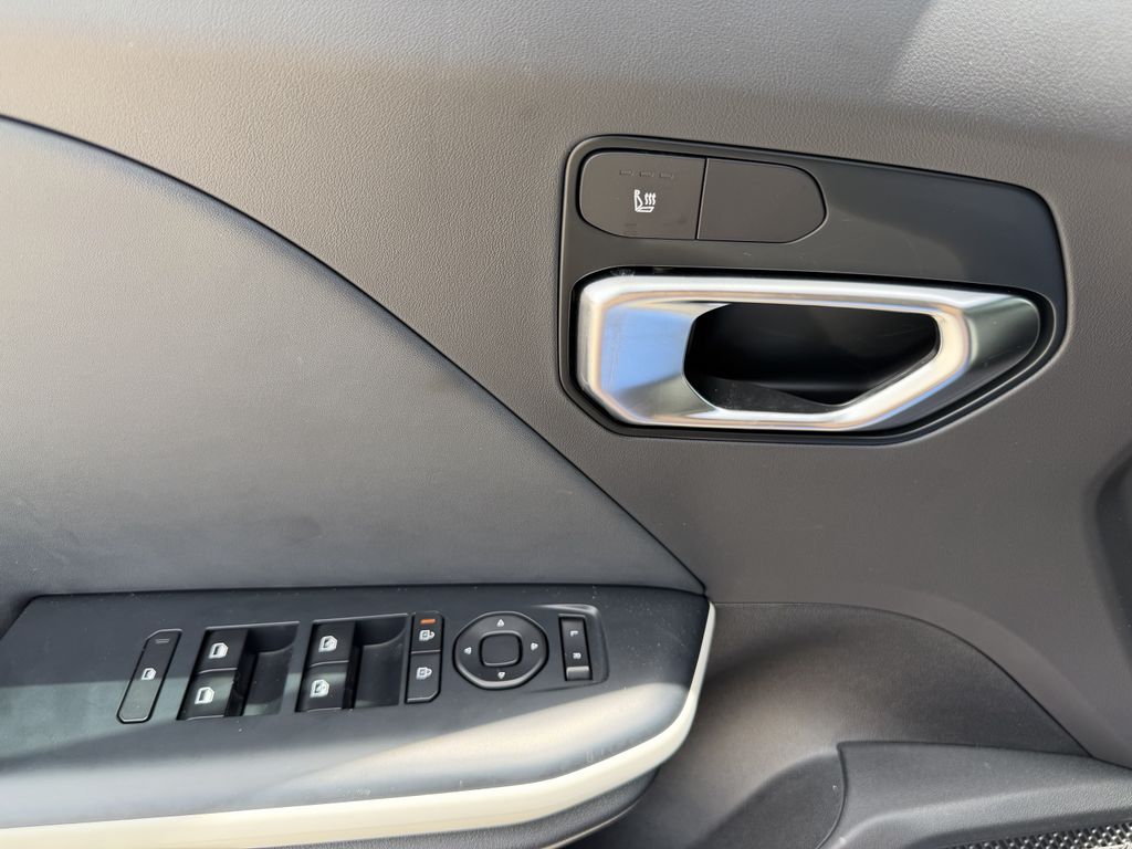 2025 Kia K4 GT-Line Turbo - Photo 18