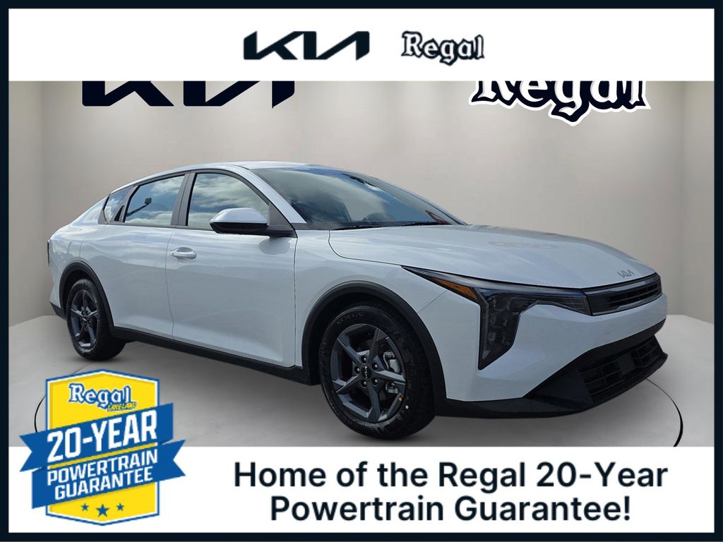 2025 Kia K4 LXS