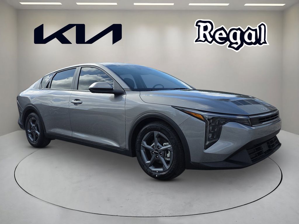 2025 Kia K4 LXS's photo
