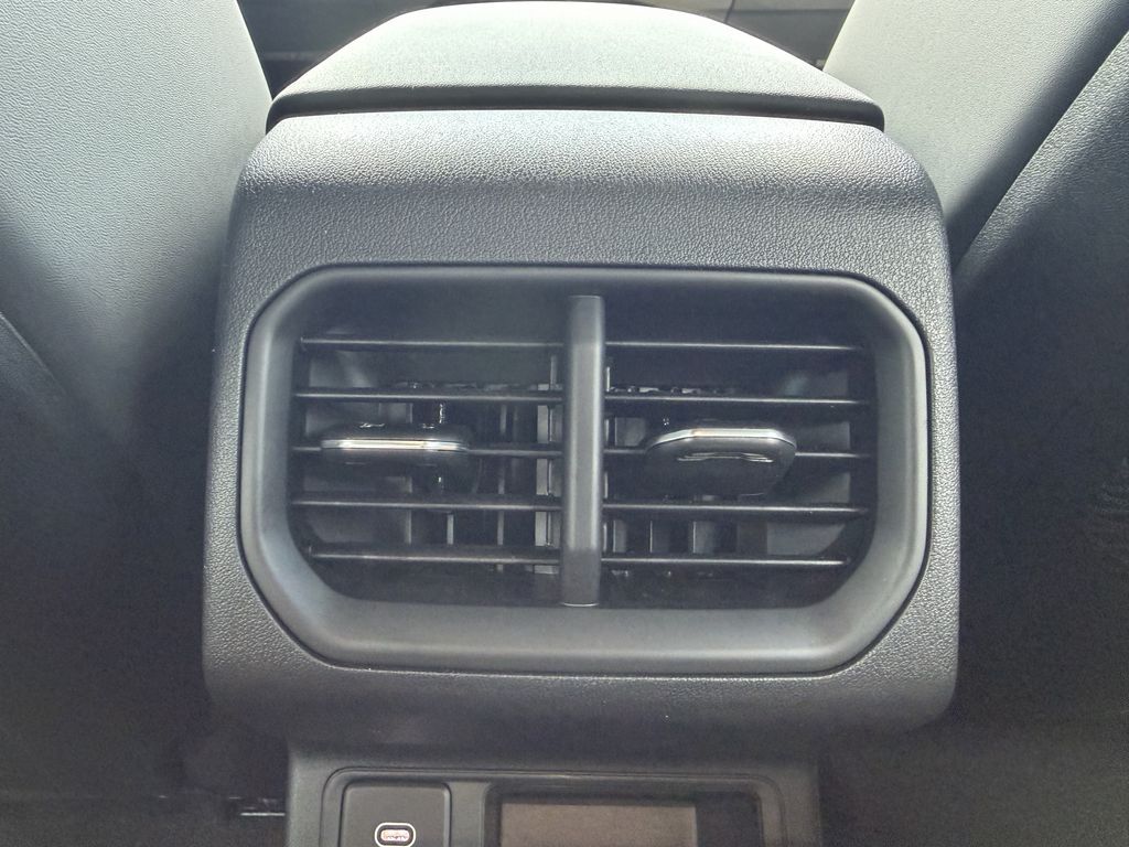 2025 Kia K4 GT-Line Turbo - Photo 16