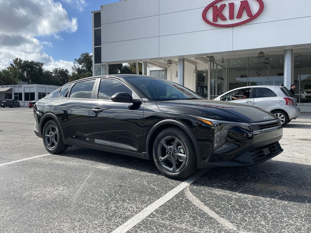 New 2025 Kia K4 LXS Sedan