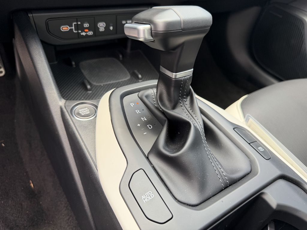 2025 Kia K4 GT-Line Turbo - Photo 24
