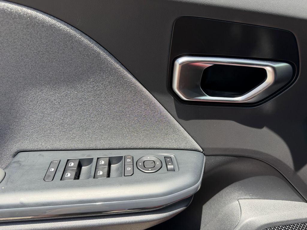 2025 Kia K4 EX - Photo 17