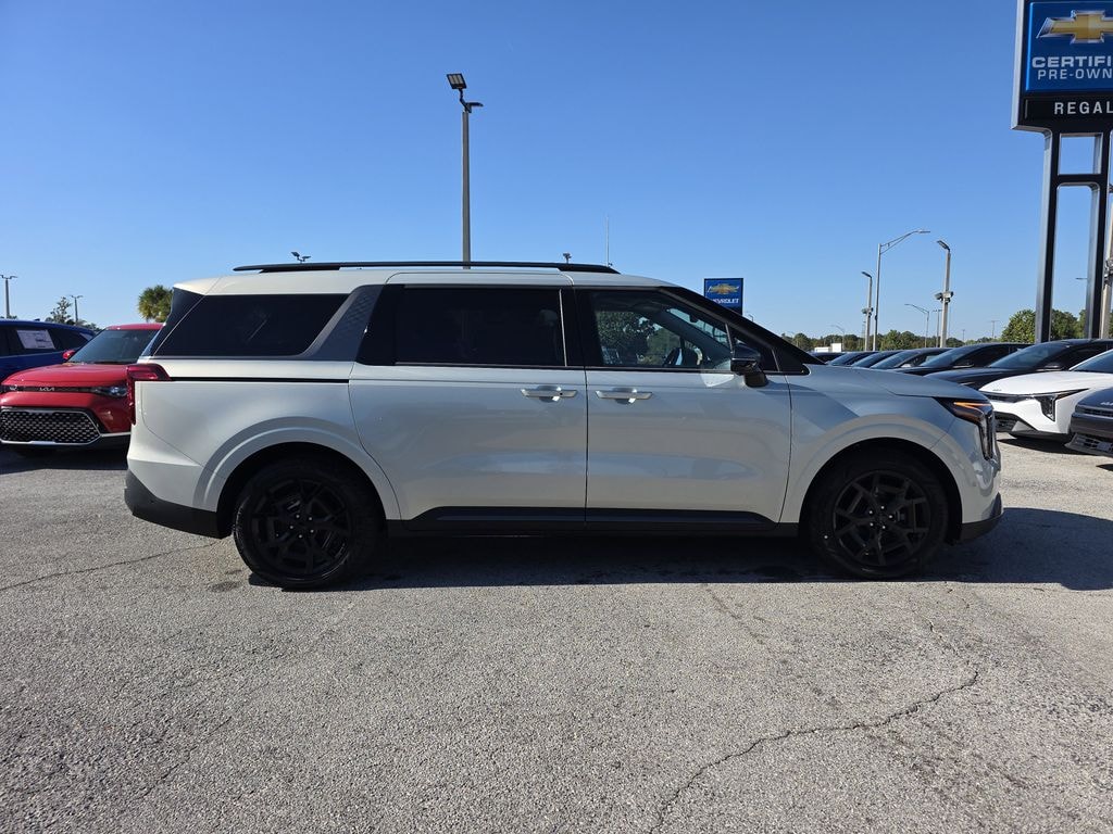 New 2025 Kia Carnival Hybrid SX Minivan/Van