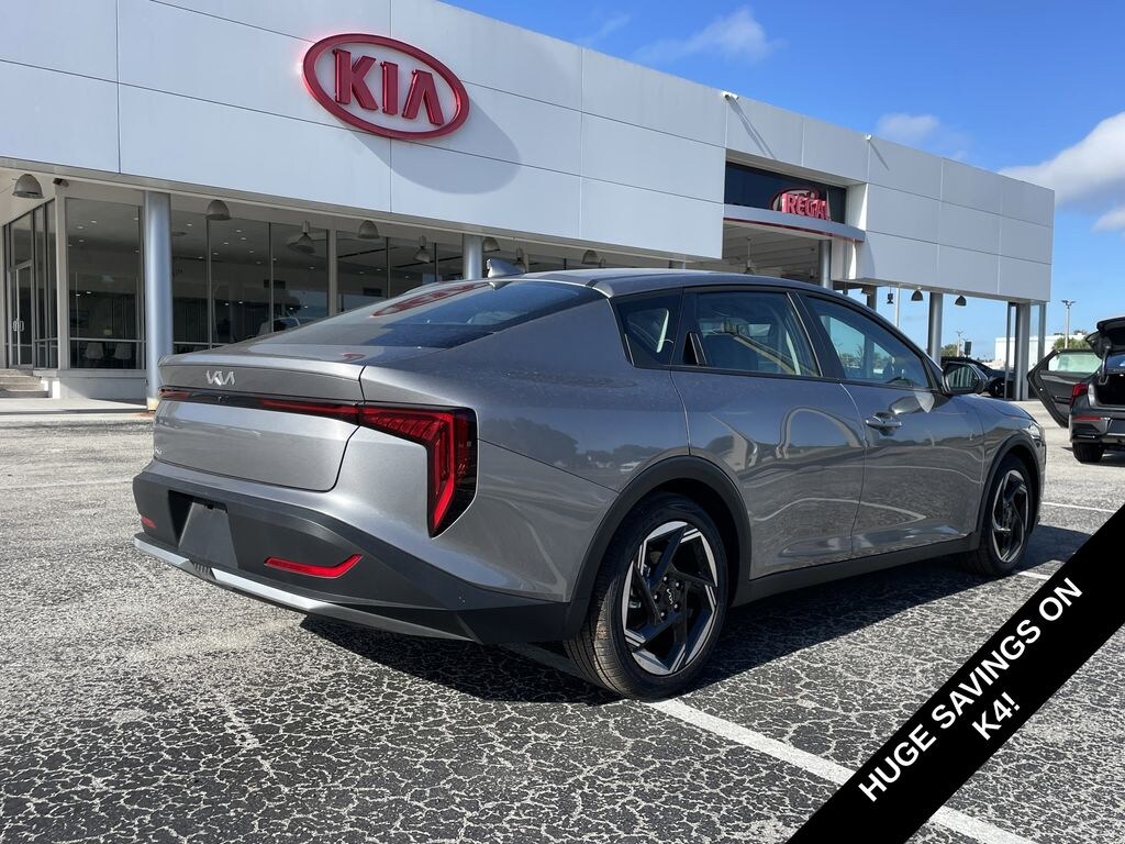 New 2025 Kia K4 EX Sedan
