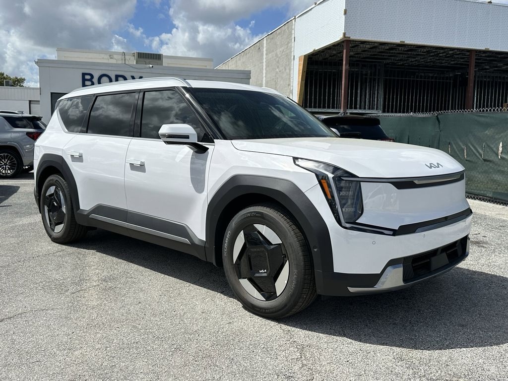 New 2026 Kia EV9 Wind SUV