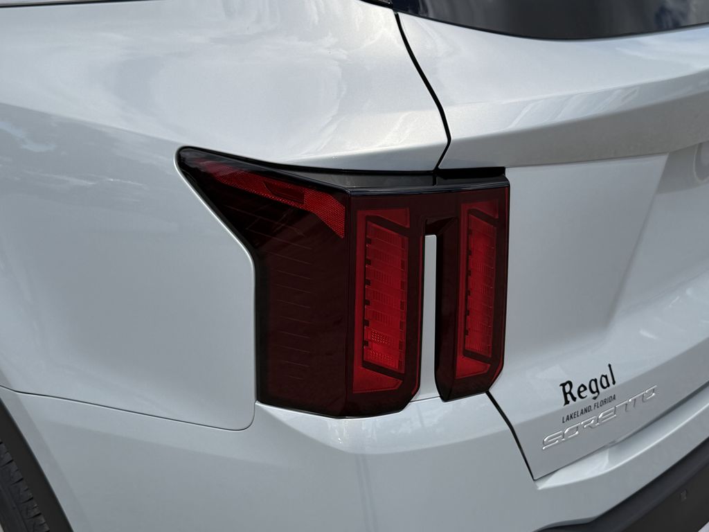 2026 Kia Sorento S - Photo 8