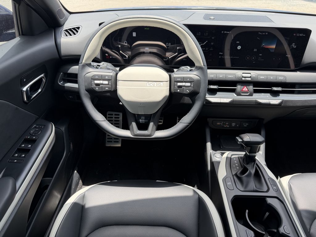 2025 Kia K4 GT-Line Turbo - Photo 13