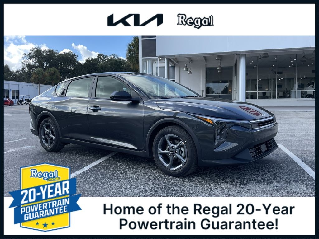 New 2025 Kia K4 LXS Sedan