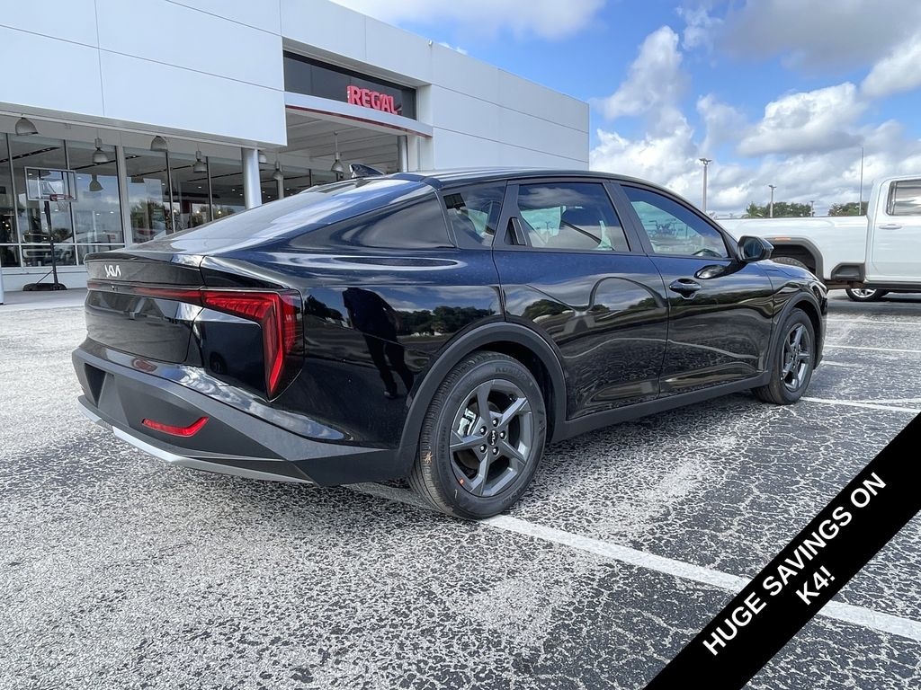 New 2025 Kia K4 LXS Sedan