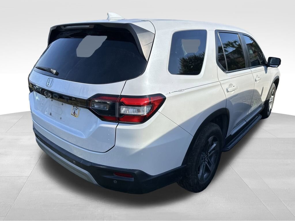 Certified 2024 Honda Pilot EX-L 8 Passenger SUV