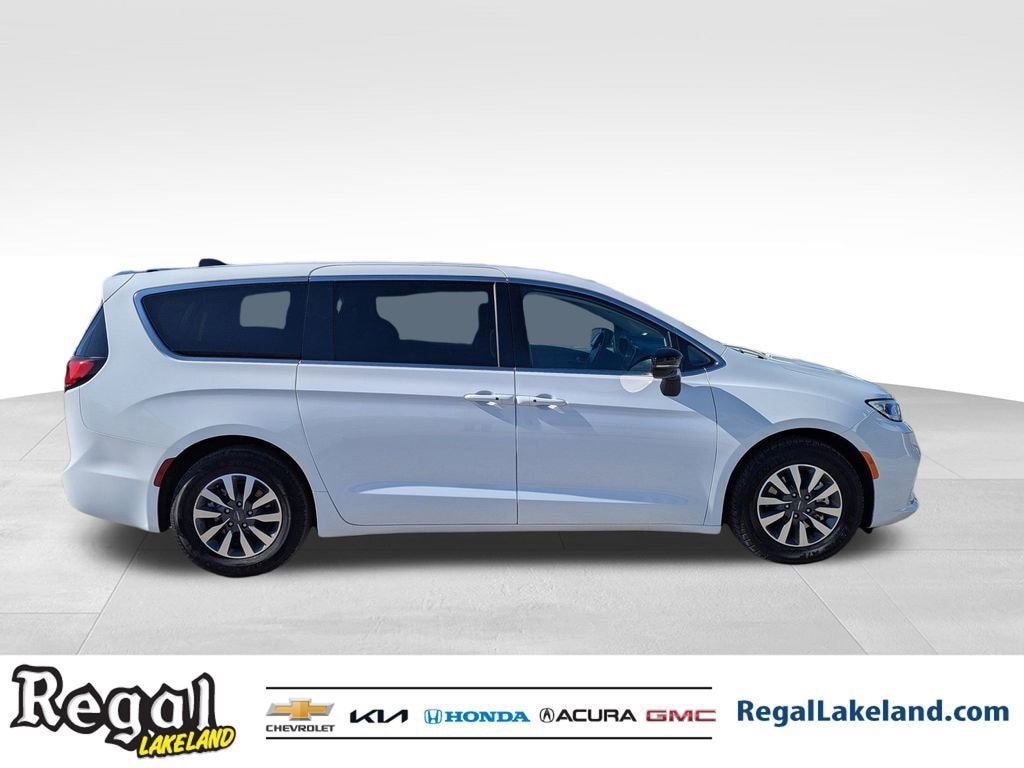Used 2024 Chrysler Pacifica Hybrid Select Van Passenger Van