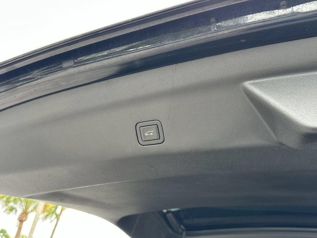 2023 GMC Yukon Denali - Photo 12