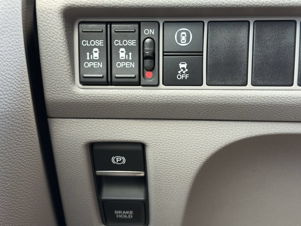 2024 Honda Odyssey EX - Photo 28