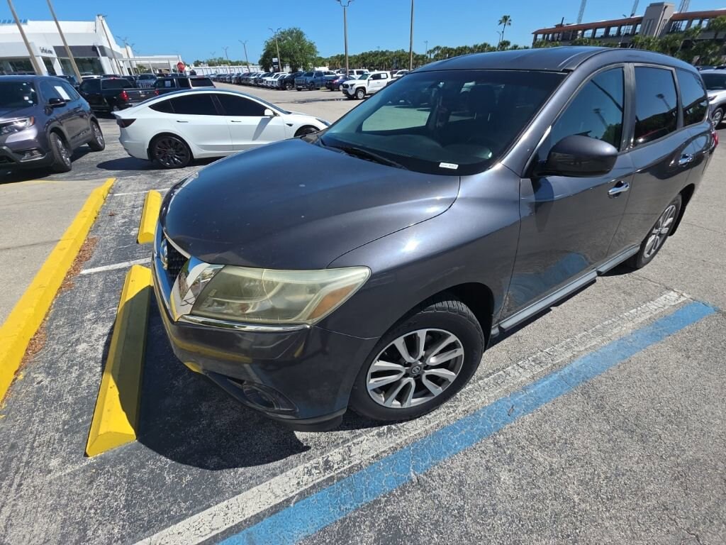 Used 2014 Nissan Pathfinder S SUV