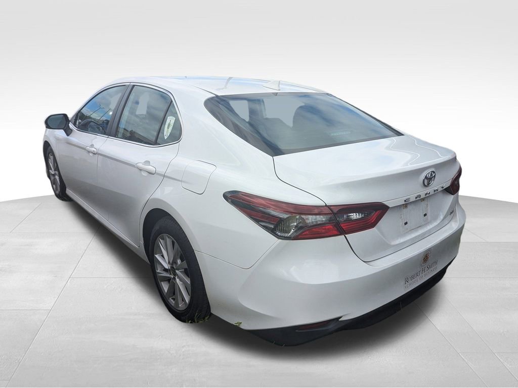 2022 Toyota Camry LE photo 3