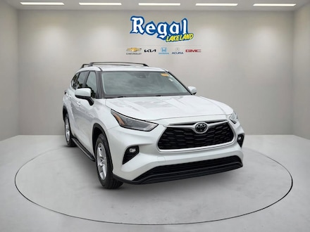 2023 Toyota Highlander LE SUV