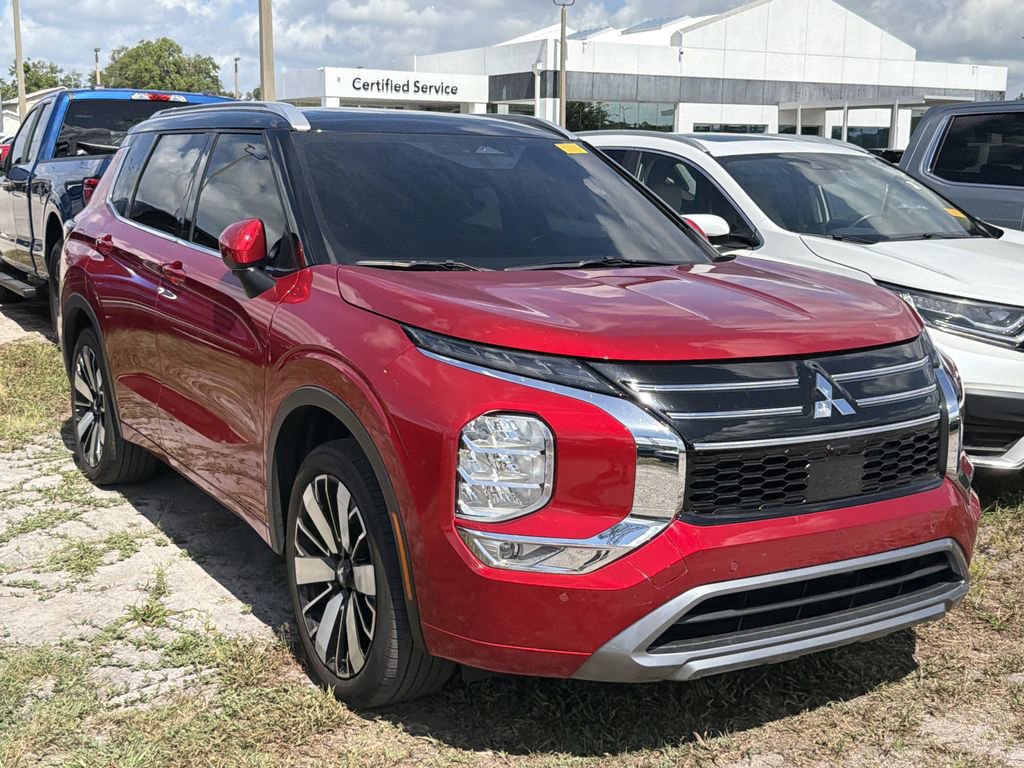 2025 Mitsubishi Outlander SEL 2WD's photo