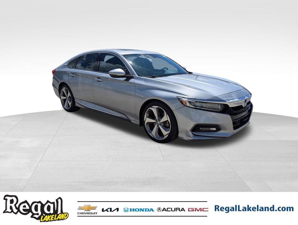 2018 Honda Accord Touring 1.5T photo 2