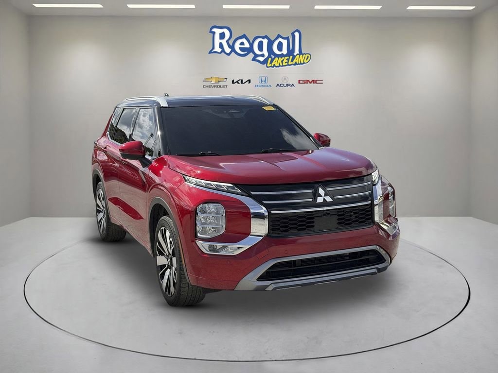 2025 Mitsubishi Outlander SEL 2WD's photo