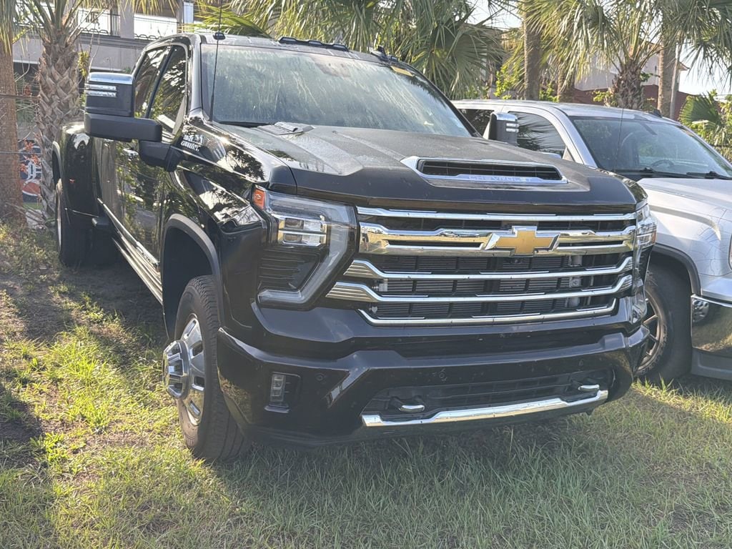 2024 Chevrolet Silverado HD High Country 4WD Crew Cab Long Box DRW's photo