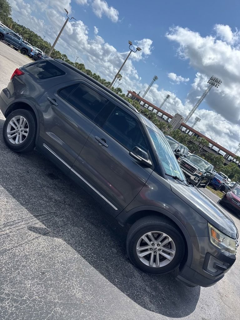 2017 Ford Explorer XLT FWD's photo