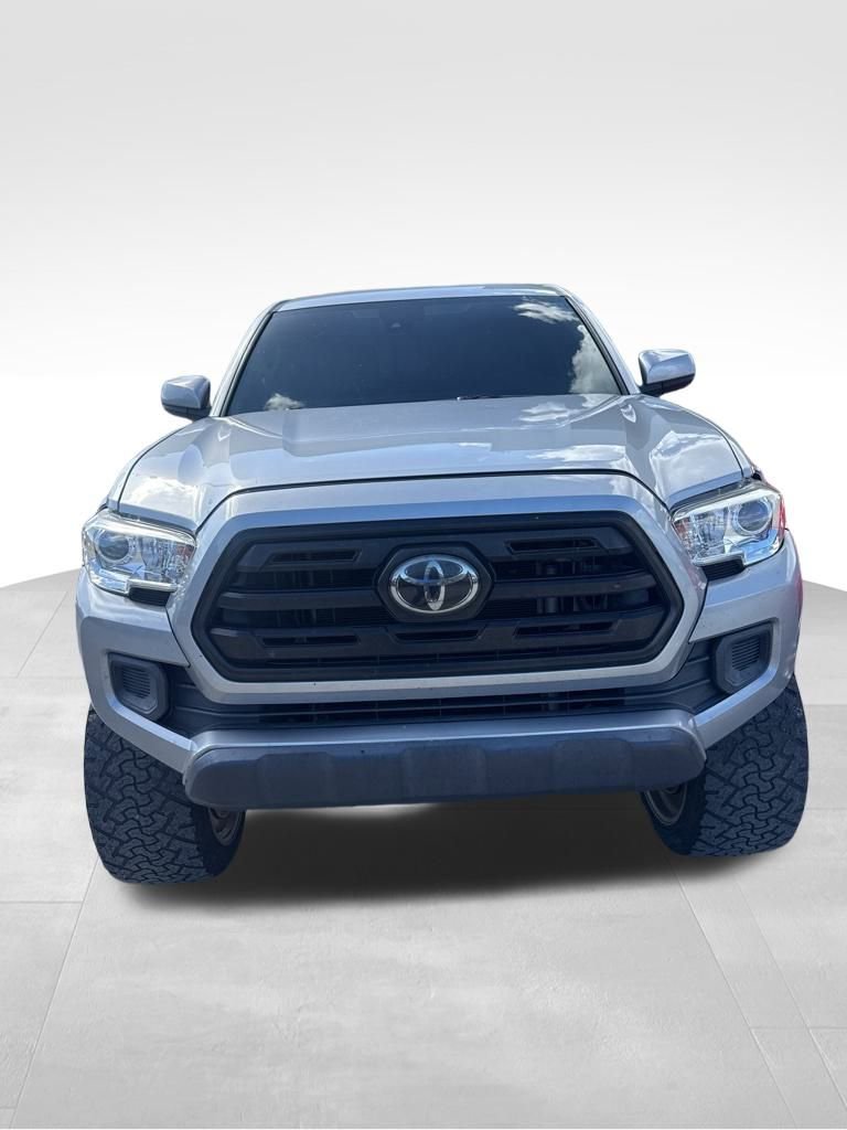 2019 Toyota Tacoma SR5 photo 2